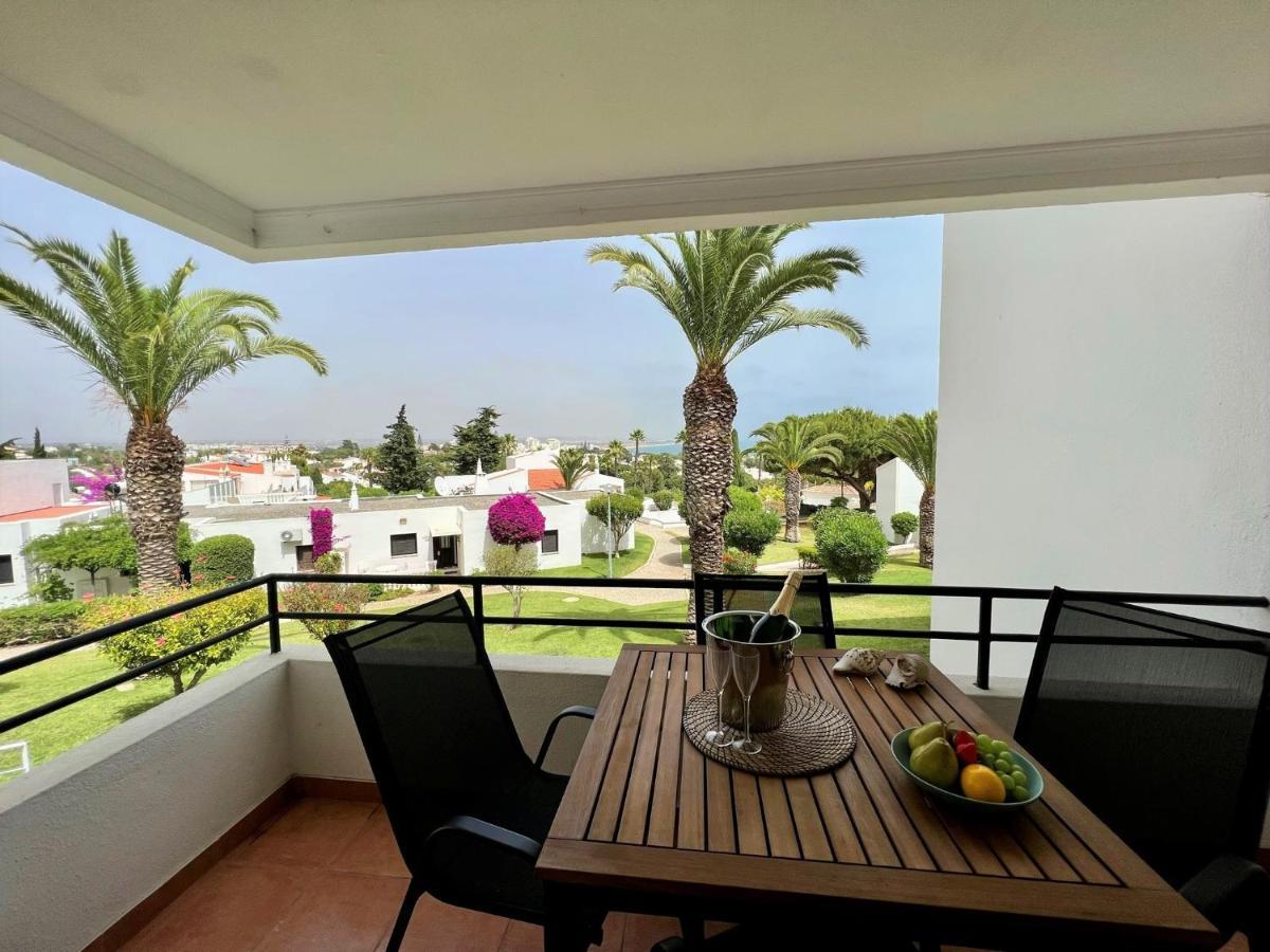 Armacao De Pera Brightness 2 With Pool By Homing Apartment Exterior photo
