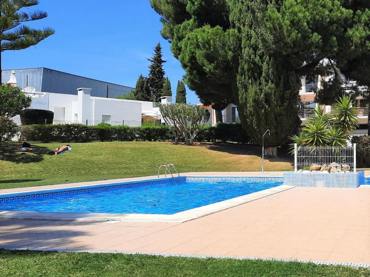 Armacao De Pera Brightness 2 With Pool By Homing Apartment Exterior photo